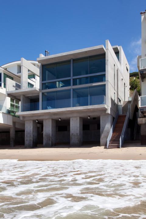 Kanye West (Ye) a betonszerkezetig visszabontatta luxus villáját