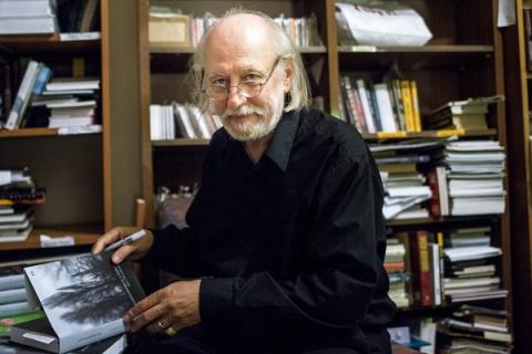 Krasznahorkai László kapja idén az irodalmi Nobel-díjat