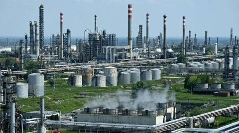 Mol: eloltották a tüzet a Dunai Finomítóban