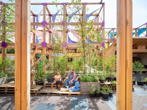 Hulladékból és helyi anyagokból született építmény Leeuwardenben