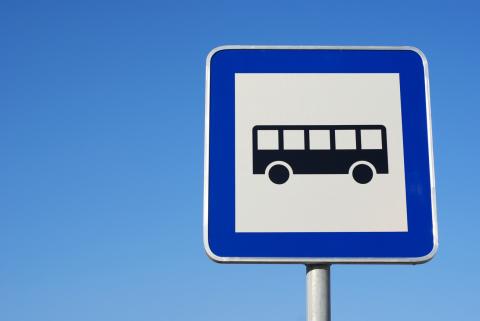 A busz késéséért lefejelte a sofőrt