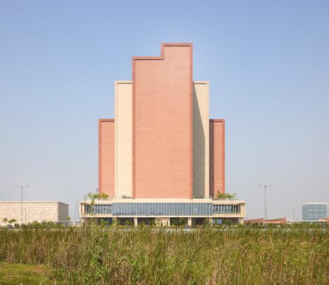 Homokkőbe faragott identitás: amikor az építészet nemzeti jelképpé válik