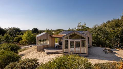 Moduláris ház a holland homokdűnék között