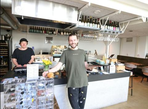 Offline kávézó várja vendégeit Bécsben