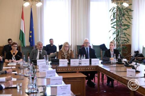 Digitális gyermekvédelmi protokollra van szükség
