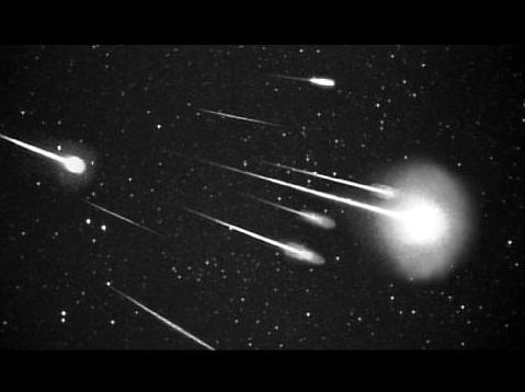 Drakonidák: óráként 1000 meteor is várható