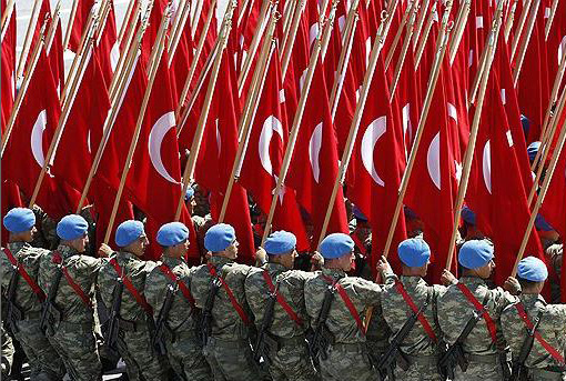 Török csapatok indultak a szír határ felé