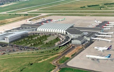 Vihar - Ismét fogad és indít járatokat a Liszt Ferenc-repülőtér