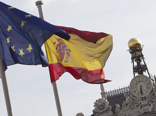 Spanyolország a szakadék szélére került