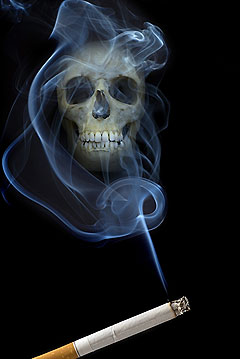 A dohányzástól a csontok is gyengülnek 