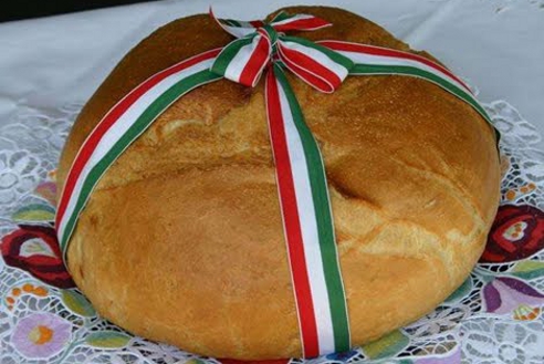 A tavalyinál két és félszer több búzát ajánlottak fel a magyarok kenyeréhez