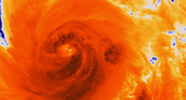 Emberi életeket veszélyeztető erejű hurrikán közelít USA felé