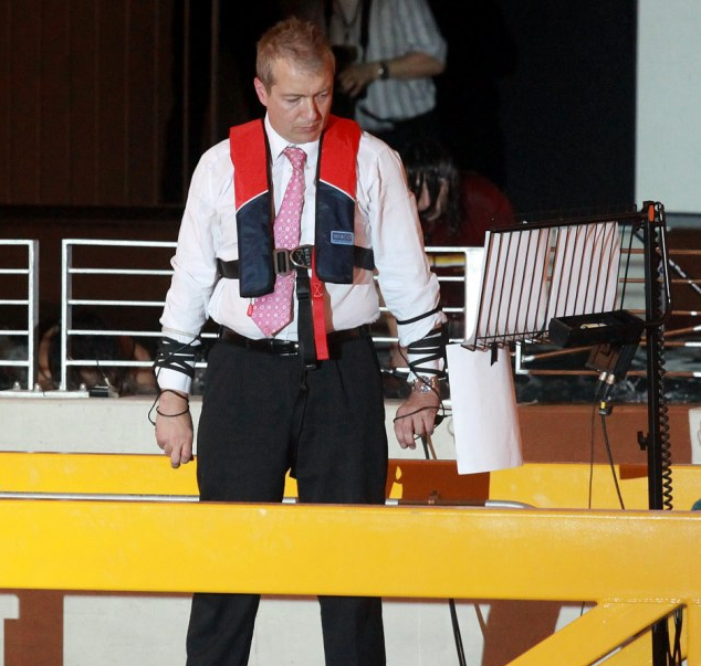 Dallamokkal keltett hullámok