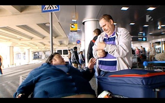 Meghalt egy hölgy, mert nem engedték felszállni a repülőre