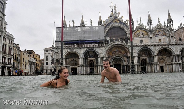 Velence teljesen víz alatt van! Videó