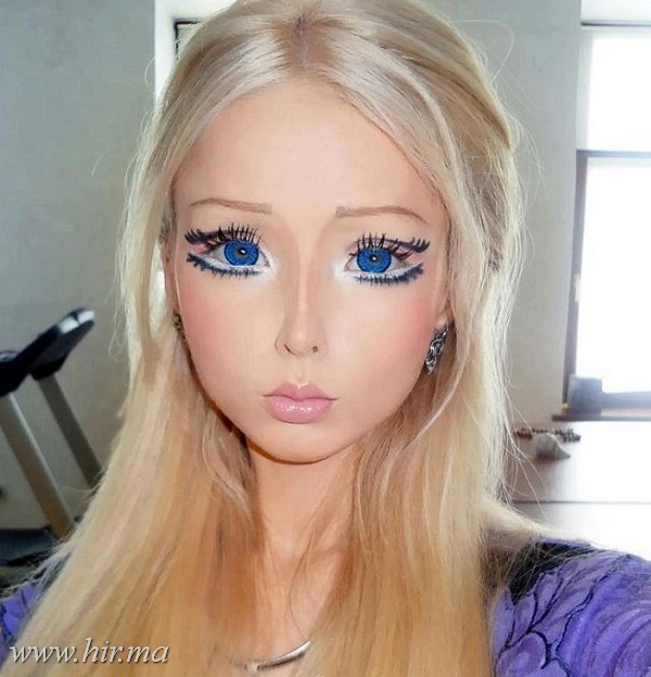 Megvádolták az élő Barbie-t, hogy Photoshopot használ képeihez