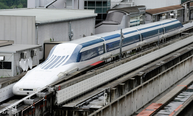 Japánban 500km/h-val száguld a legújabb vonat
