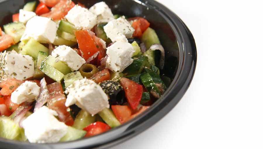 Görög saláta joghurttal 