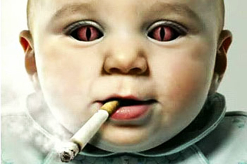 Az ördög fiának tartja saját gyermekét - az ujjából lángokat lövell - állítja az anya