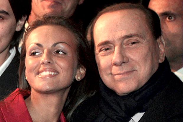 Silvio Berlusconi eljegyezte 27 éves barátnőjét!