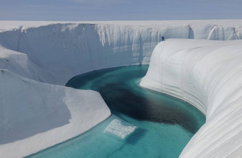 7,4 köbkilométeres jégtömeg szakad le a videón egy gleccserről