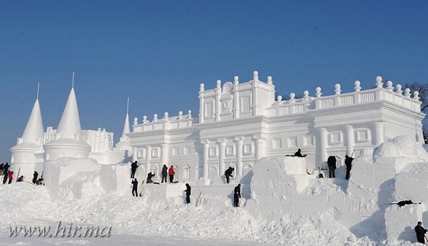 Hatalmas hó szobrok
