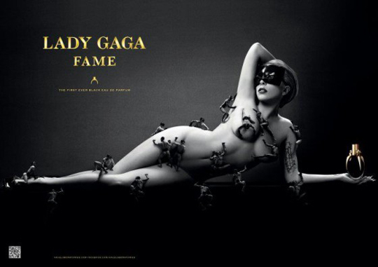 Lady Gaga tarolt a parfümiparban is
