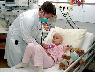 A reménytelen rákbetegek nem kapnak kezelést - Kormánydöntés!!!