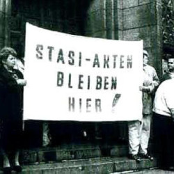 Stasi Akta