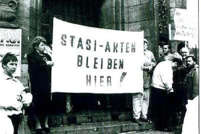 Tovább nőtt az érdeklődés a Stasi iratai iránt Németországban