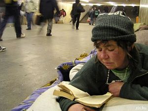 Ombudsman: a hajléktalanságra nem a hatósági fellépés jelenti a választ