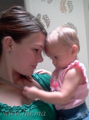 Egy nő büntetésként chilivel etette párja kétéves lányát, aki meghalt a portól!