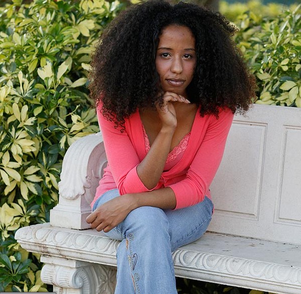 Napi 50 orgazmust él át egy nő