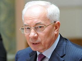 Azarov üzent az újságíróknak: a szólásszabadság nem keverendő össze a lejáratással