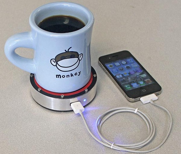 Ezentúl telefonnal melegítheted a kávédat vagy hűtheted az üdítődet