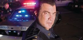 Steven Seagal iskolavédelemre képzi az embereket