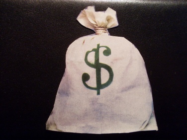 Egy testvérpár pénzzel teli zsákot adott vissza a tulajdonosának