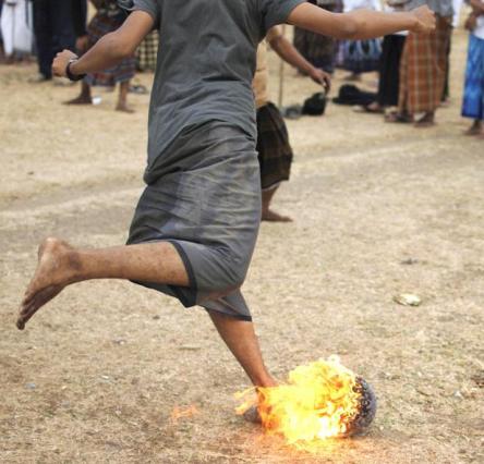 Indonéziában hódít a tüzes foci