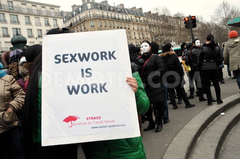 Legális lehet a nyilvános prostitúció Párizsban