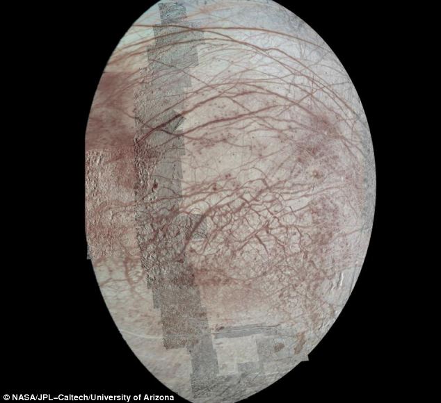 Föld alatti óceánoknak köszönhetően Európa, a Jupiter holdja csodálatos hely lehet az élet számára