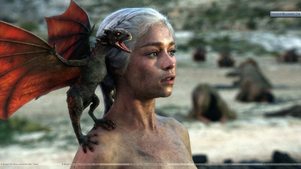 Game-Of-Thrones-Emilia-Clarke-Bird-On-Shoulder