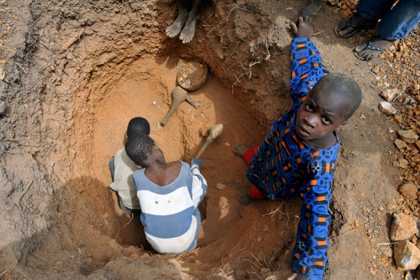 Mali: 20 ezer gyerek dolgozik aranybányákban