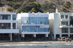 Halle Berry malibui otthona a parton