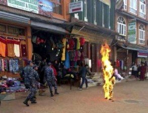 Nepálban tibetieket börtönöztek be „Kína-ellenes tevékenység” miatt