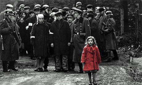 A piros kabátos lánynak traumát okozott a Schindler listája
