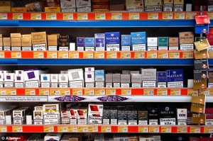 Az új törvények szerint egyszerűsített csomagolásban lehetne csak értékesíteni a dohánytermékeket 
