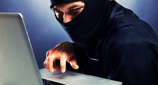 cyber-criminal-hacker-370x229-qpr