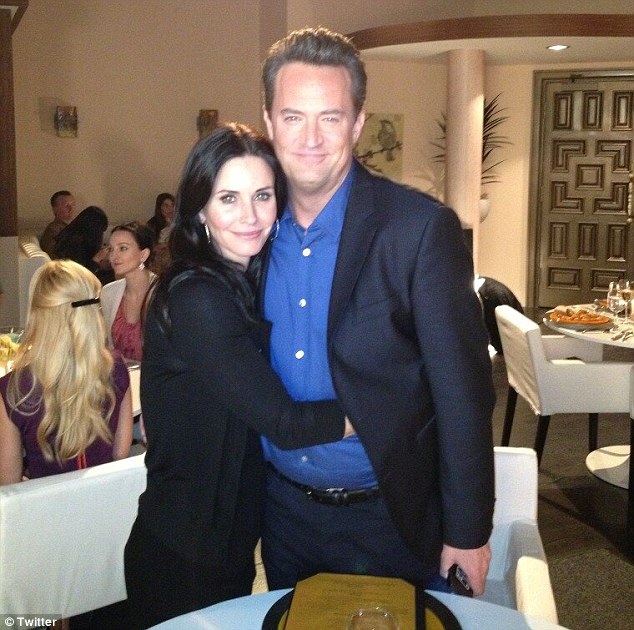 Courtney Cox és Matthew Perry újra együtt a képernyőn