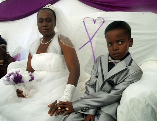 A kisfiú 8 évesen házasodott meg