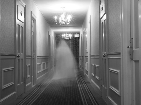 steve-donna-o-meara-ghost-in-the-hall-at-the-hawthorne-hotel-one-of-america-s-most-haunted